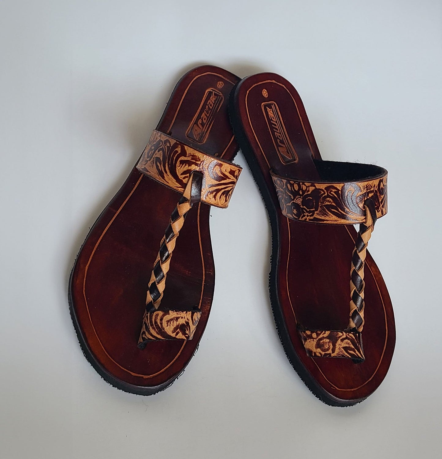100% Women's Leather Slippers (Plait)