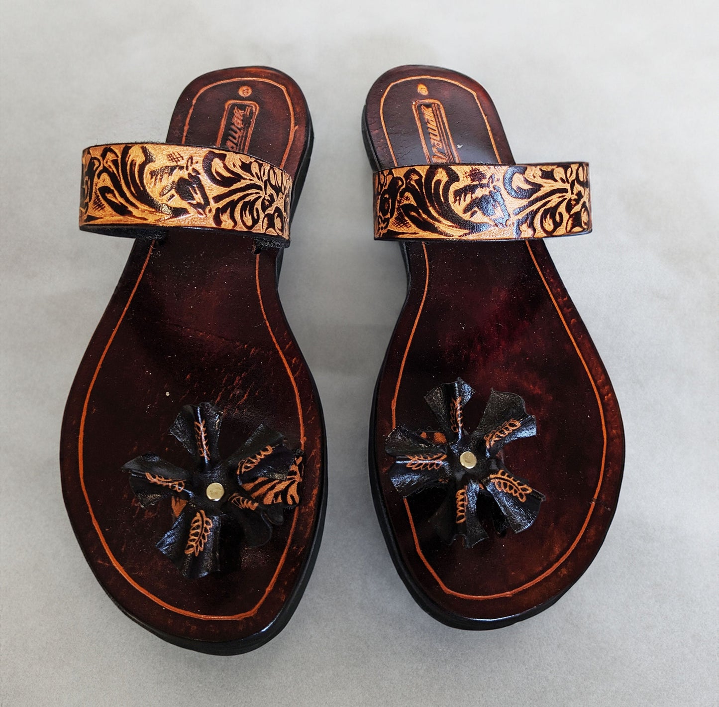 100% Women's Leather Slippers (Rose Toe-piece)